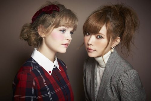 益若つばさ：限定！チークを楽しむ秋冬大人めメイク 