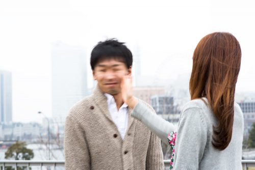 ビンタ