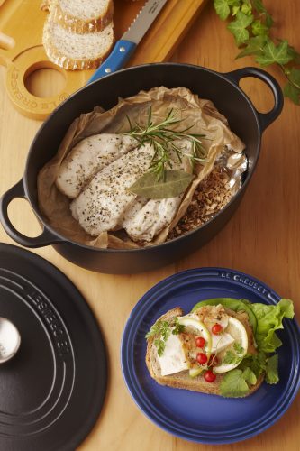 ル・クルーゼ,新作,ミストグレー,燻製,料理,男子
