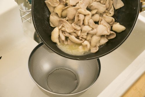 油がかなり出るので、しっかり油を取ることが肝心だぞ。