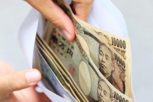 (c)shutterstock.com,お金,給料