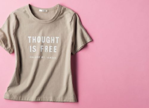 スナイデルのロゴTシャツ