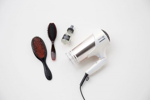 朝晩のドライヤー前に。ヘアオイルの使い方