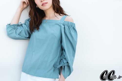オフショル,トレンド,トップス,肌見せ,春,かわいい,モテる,
