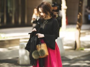 ピンクスカートの大人かわいいコーデ