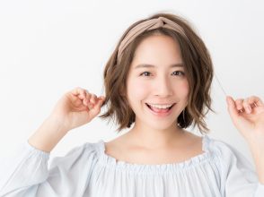 トレンドのヘアバンドを使ったヘアアレンジ