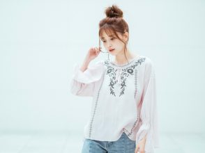 フリーズマートの刺繍ブラウス