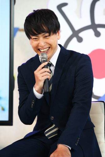 Love or Notファンイベントに登場した山下健二郎