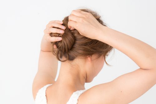ひと手間で美人ルーズアップアレンジ
