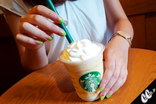 ネイル,スタバ,ライムグリーン,キーライム,フラペチーノ