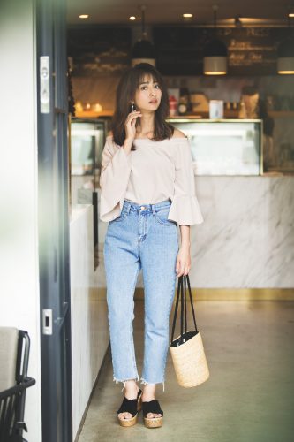 堀田茜, ファッション, コーディネート, 袖コンシャス, ジーンズ