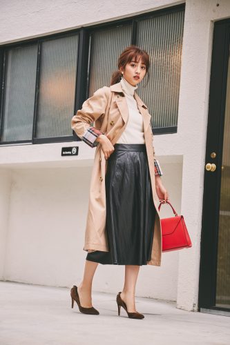 アウター,コーデ,ファッション,トレンド,トレンチコート,ロングスカート,堀田茜