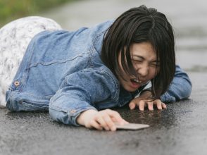 騙された女性