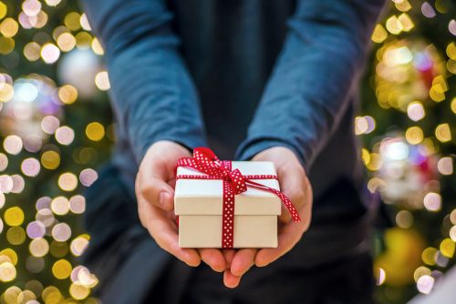 クリスマスプレゼント,男性,うれしい,渡され方