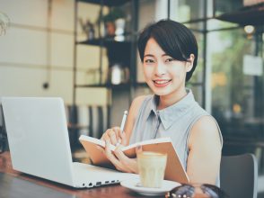 クリエイティブ系の女性