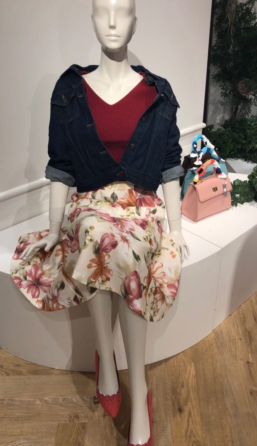 花柄スカート