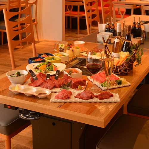 熟成和牛焼肉 エイジング・ビーフ TOKYO 新宿三丁目店の店内