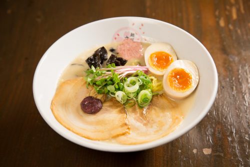 伝説のお店がここに復活、濃厚とんこつ！