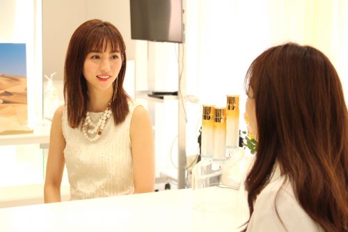 堀田茜「小学生から極度の乾燥肌に悩まされてます」