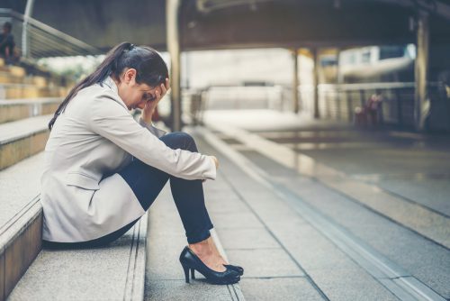 やらかした女性