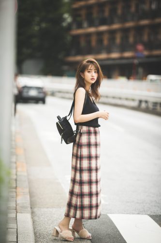 シックな魅力が加わる、夏のチェック