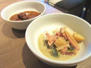 汁物は深皿に入れましょう