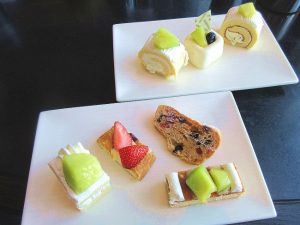 デザートも少しずつくっつかないように盛ってみましょう