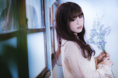 女性