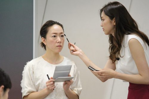 ■「左右非対称眉」の整え方