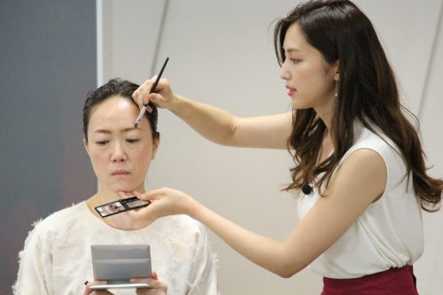 ■「左右非対称眉」の整え方