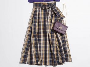 トラッドなチェック柄をこっくりパープルで女っぽくシフト