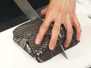 カットします