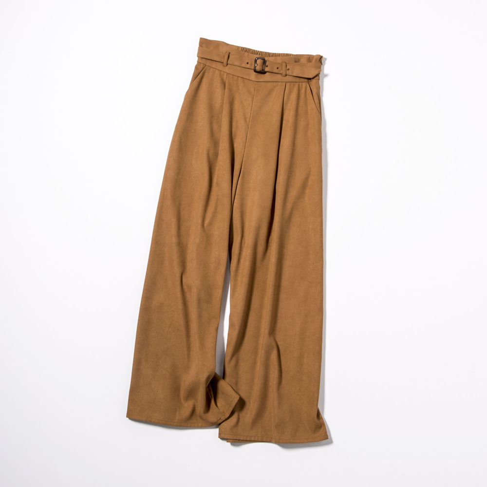 共布ベルト付きパンツ￥6,300（セシルマクビー ルミネエスト新宿店）