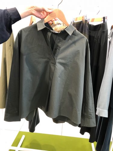 ユニクロのシャツ