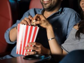 映画デート