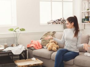 散らかった部屋