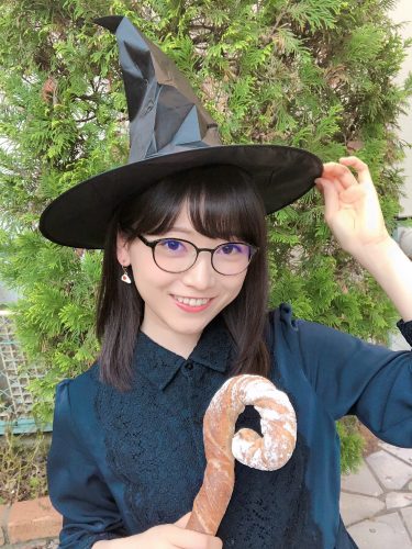 南雲穂波 as 魔女