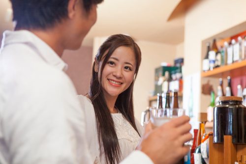 飲み会でモテる女