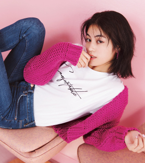 3位 ゆるっとかわいい♡オフの日コーデにみんなが指名!ざっくりカーデ×Tシャツ×デニム『カジュアルコーデの中で、みんなに最も支持されたのがコチラ!カーデのモコモコした素材感や、美シルエットのデニムなど、ラフだけどちゃんと女の子らしく見えるのが人気の秘密なんです♪』