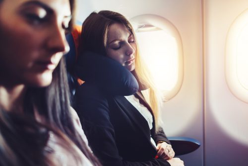 機内