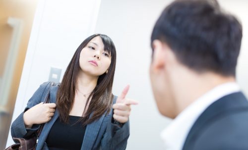 女性