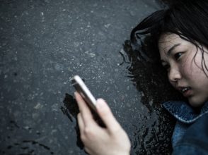 女性