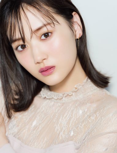 山下美月チークメイク