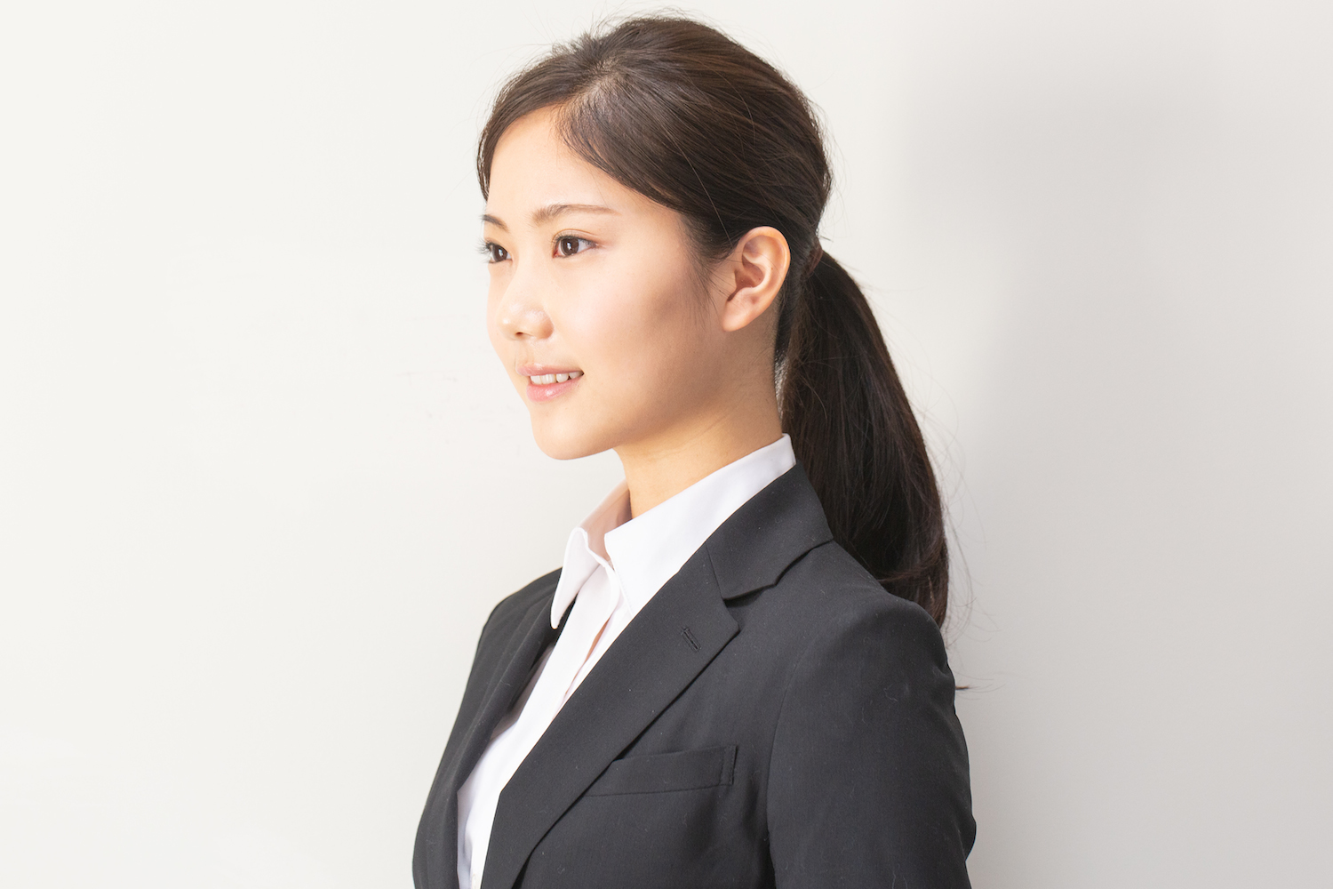 就活で好印象！きちっとしているのに野暮ったく見えない「簡単ひとつ結び」,野村彩也子