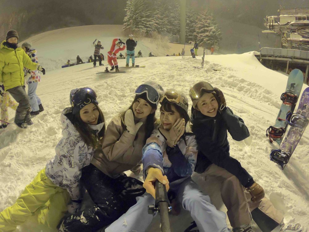 カメラ　カメラ女子　ゴープロ　Gopro 防水　アクションカメラ　スキー　スノボ　