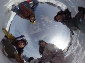 カメラ　カメラ女子　シータ THETA　防水　スキー　スノボ　