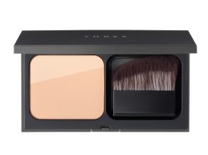 THREE プリスティーンコンプレクションパウダーファンデーション 全8色 各4,500円（税抜）