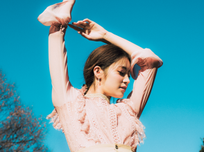 ダスティピンクの着こなし