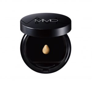 ミネラルリキッドリーファンデーション 新色104 オークル リフィル 5,500円(税抜)専用ケース 1,000円(税抜)