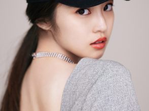 今田美桜 EMODA バックシャン